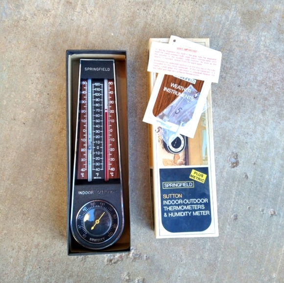 Indoor/outdoor thermometer/ humdity meter - Picture 1 of 4